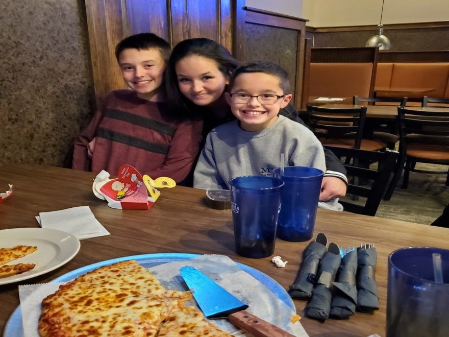 Fox's Pizza (Carryout & Delivery)
