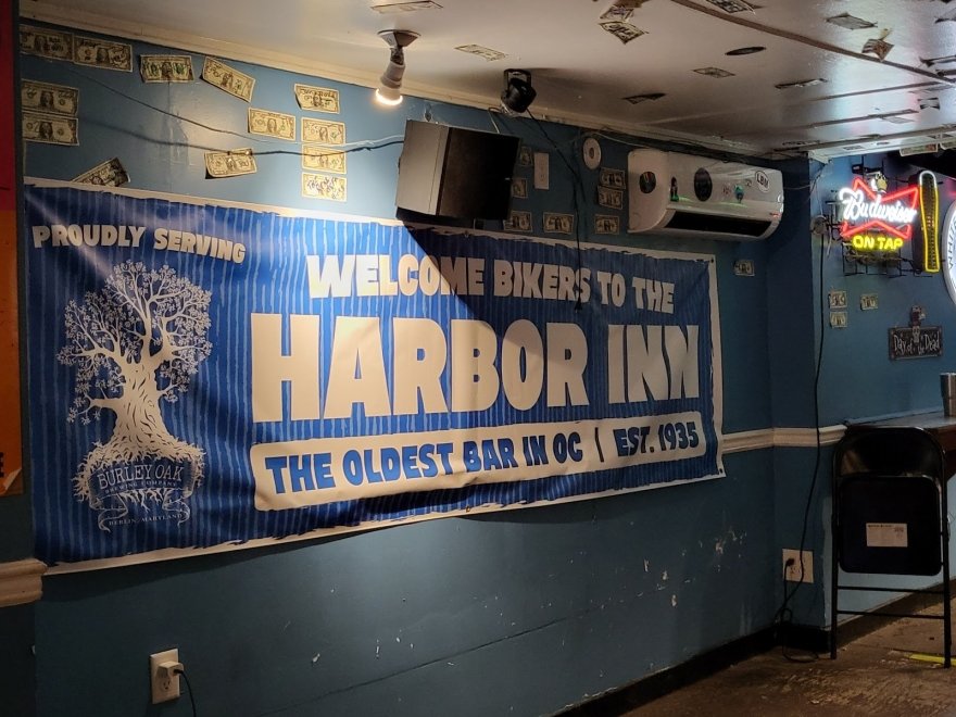 Harbor Inn