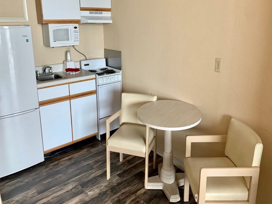 Simple Life Motel