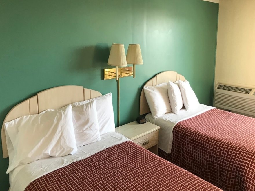 Simple Life Motel