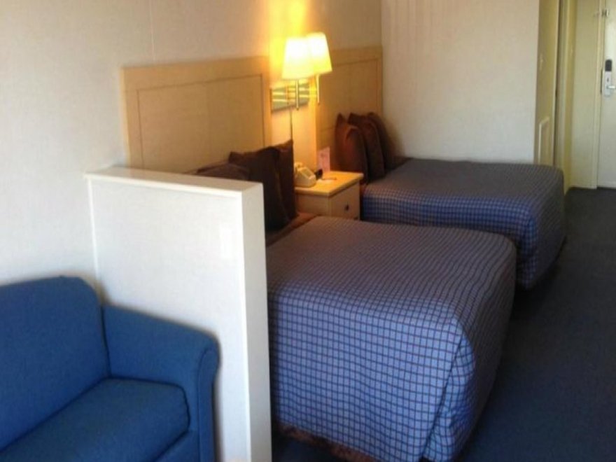 Simple Life Motel