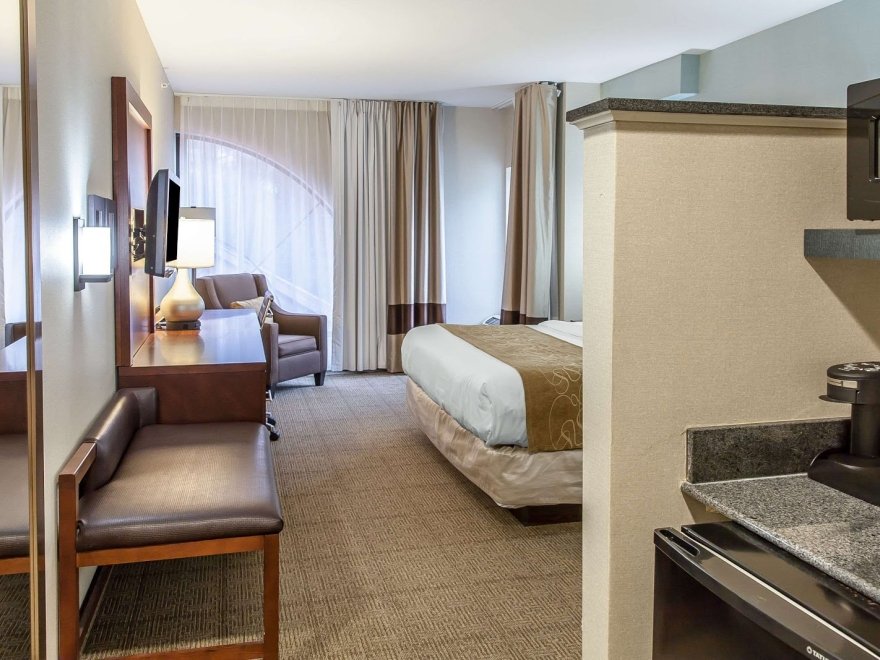Comfort Suites