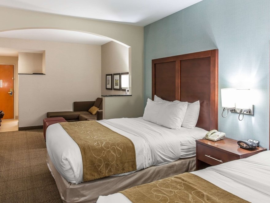 Comfort Suites
