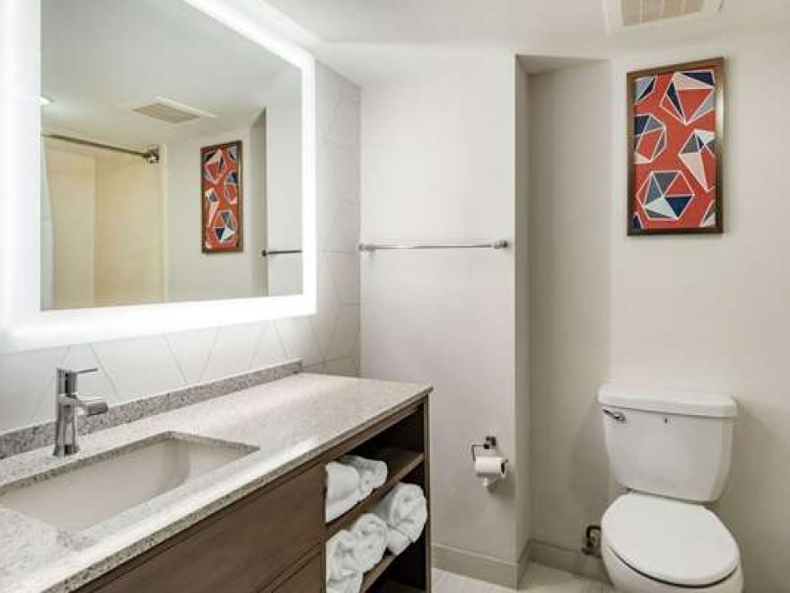 Comfort Suites