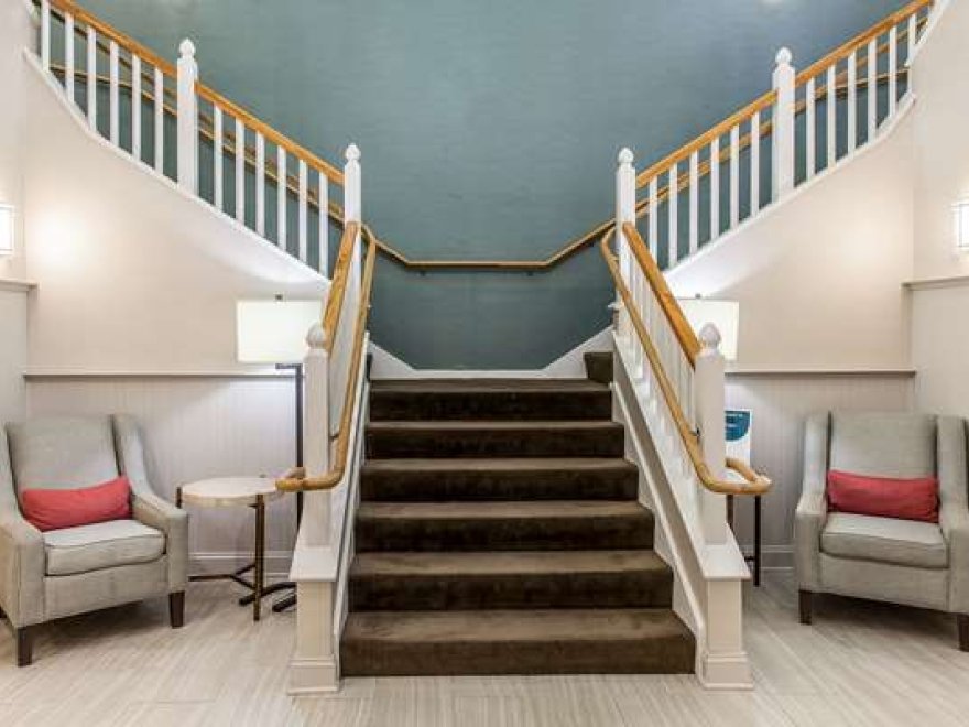Comfort Suites