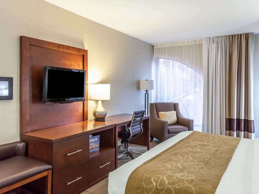 Comfort Suites