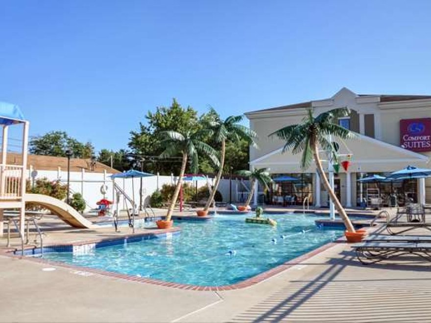 Comfort Suites