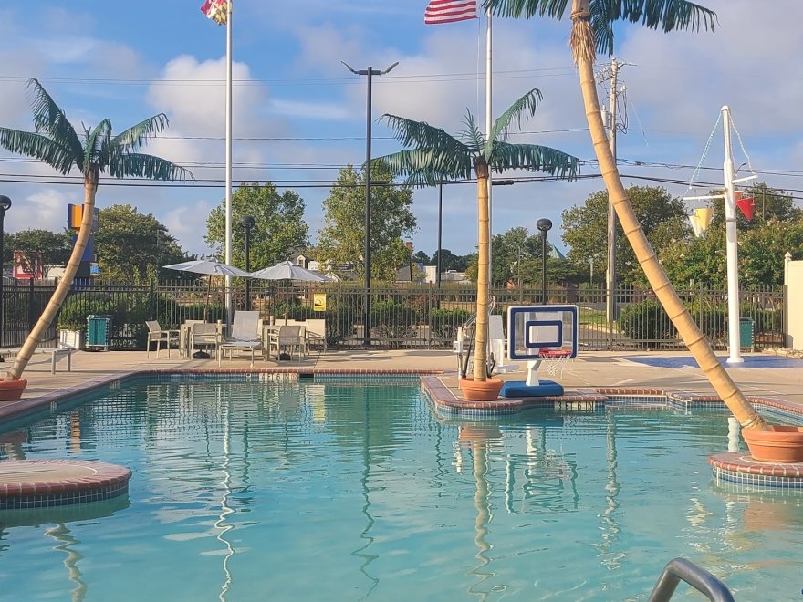 Comfort Suites