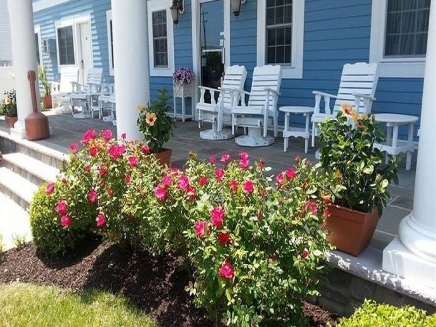 Commander Beach House Hotel