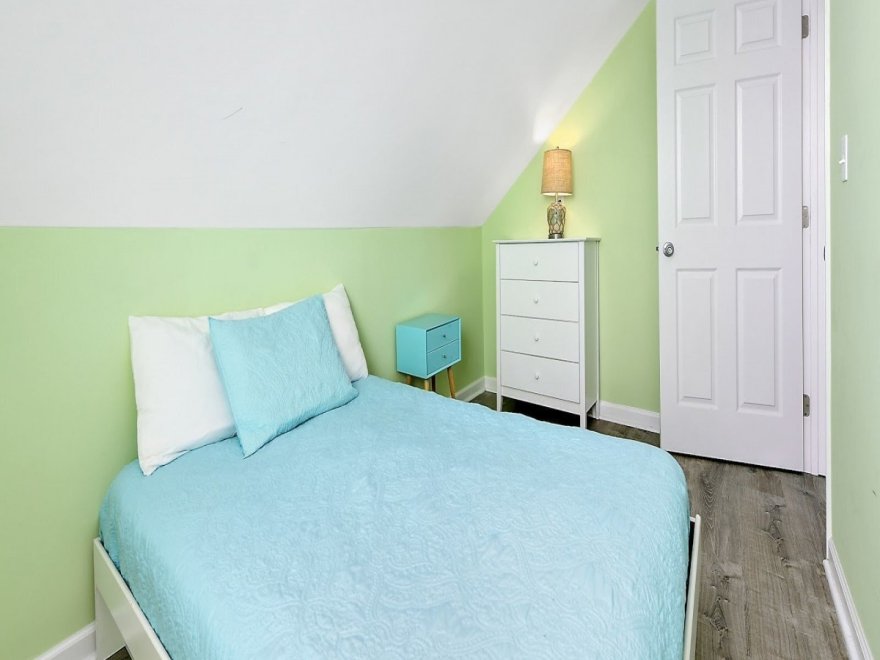 Commander Beach House Hotel