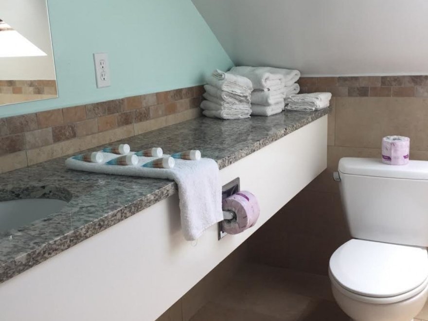 Commander Beach House Hotel