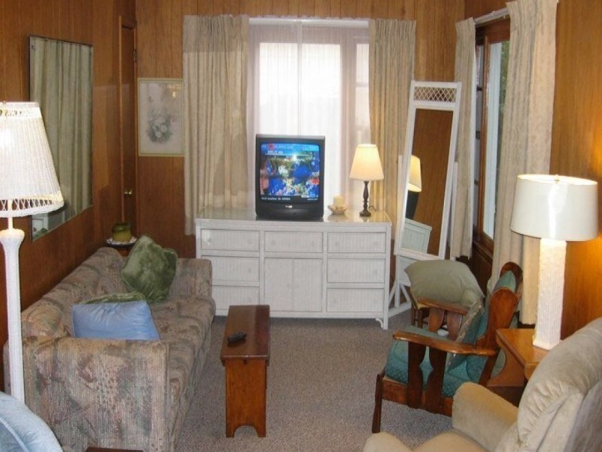 Collinwood Apartments