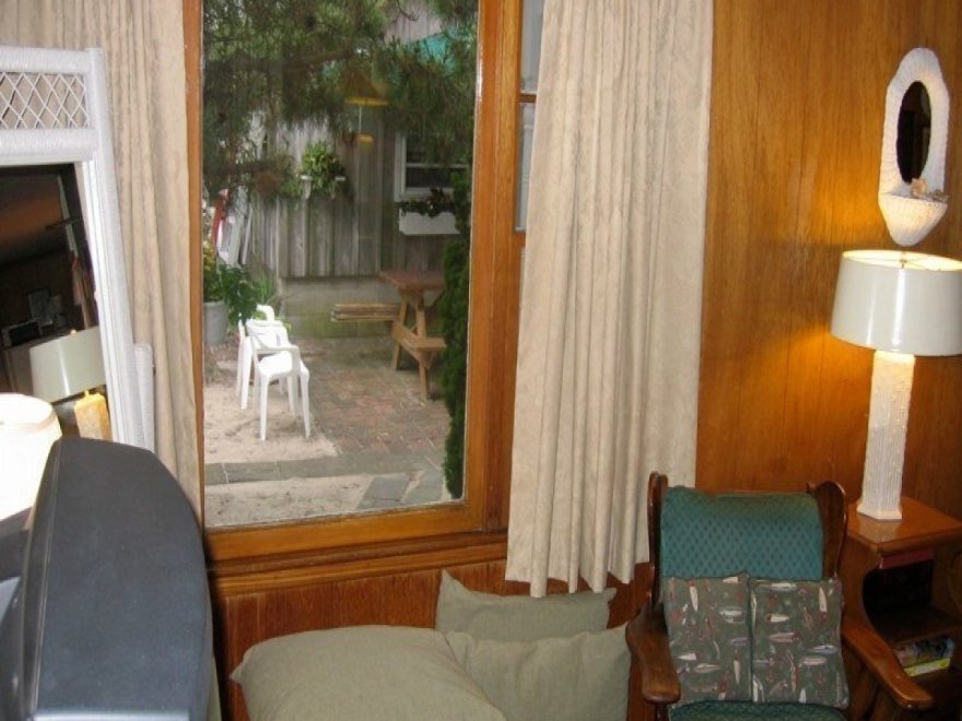 Collinwood Apartments