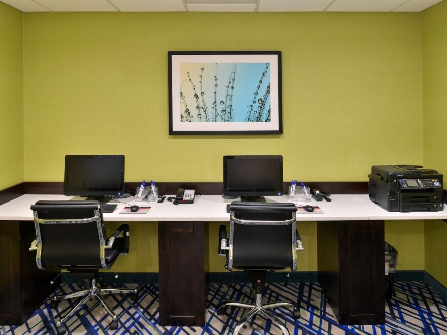 Holiday Inn Express & Suites West Ocean City