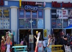 Icy Stone Creamery & Cinnabon