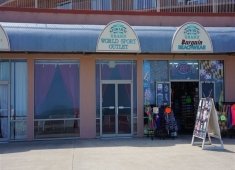 Stowaway Grand World Sport Outlet