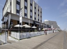 Darlene's By the Sea