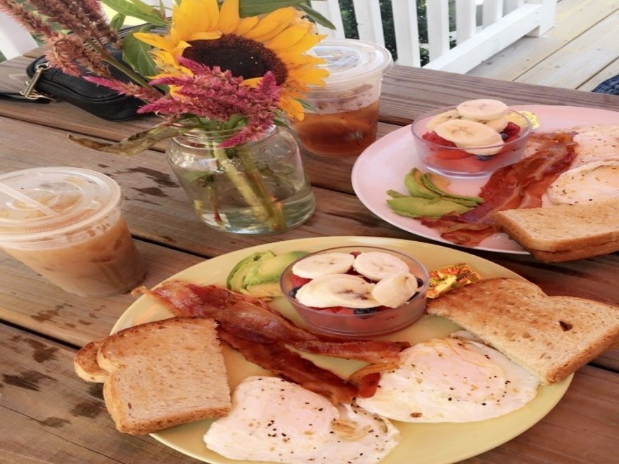 The Iron Horse Coffee House & Eatery