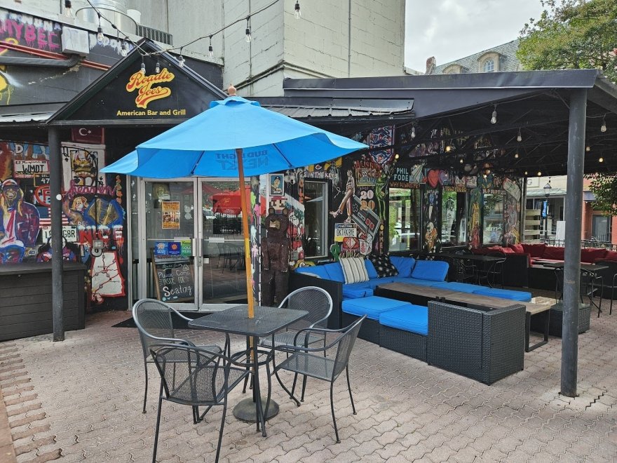 Roadie Joe's Bar & Grill