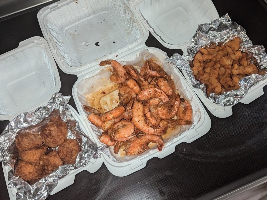 1 Fish 2 Fish Crabs & Seafood