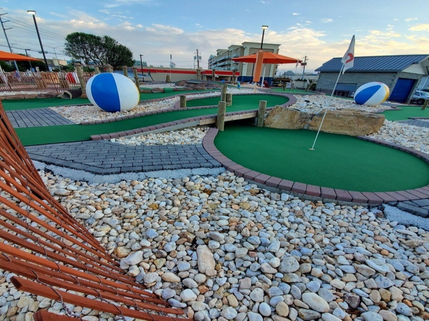 Nick's Mini Golf - Nick's Beach Ball Golf
