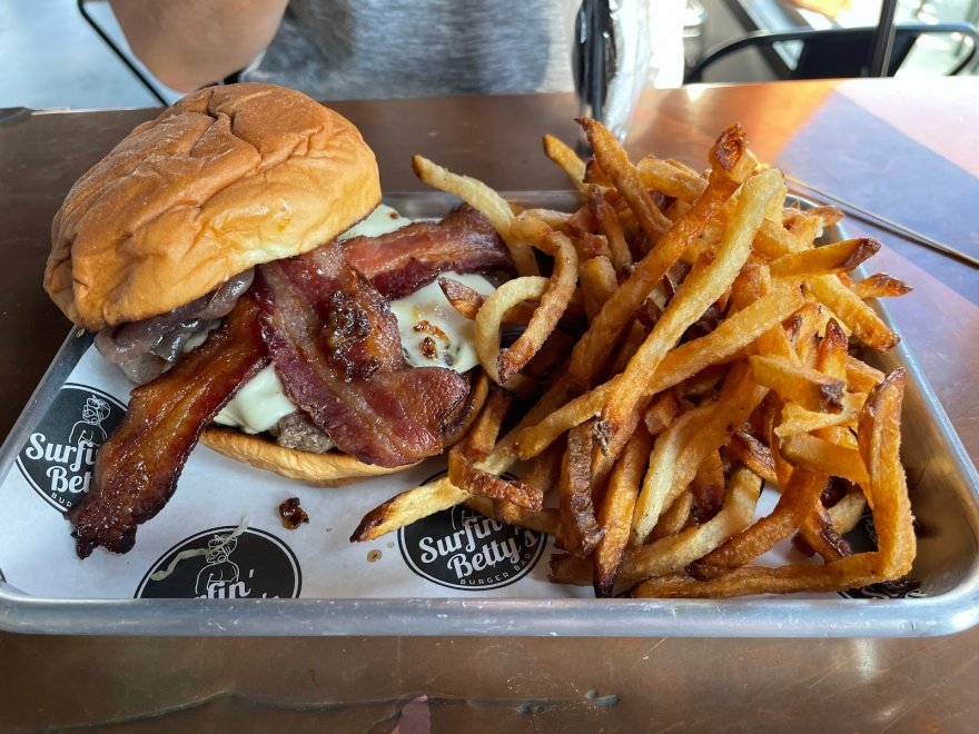 Surfin Betty’s Burger Bar