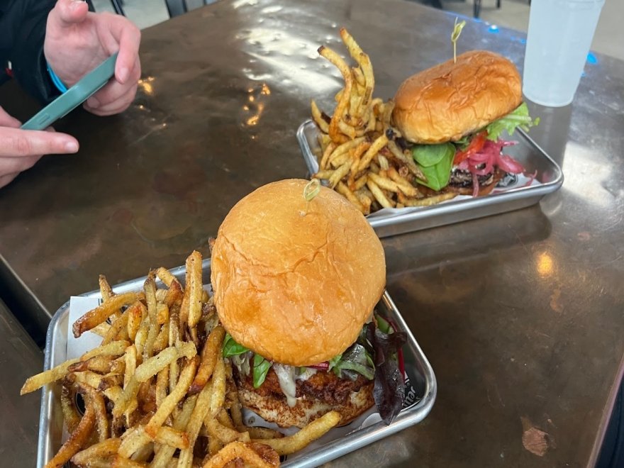 Surfin Betty’s Burger Bar