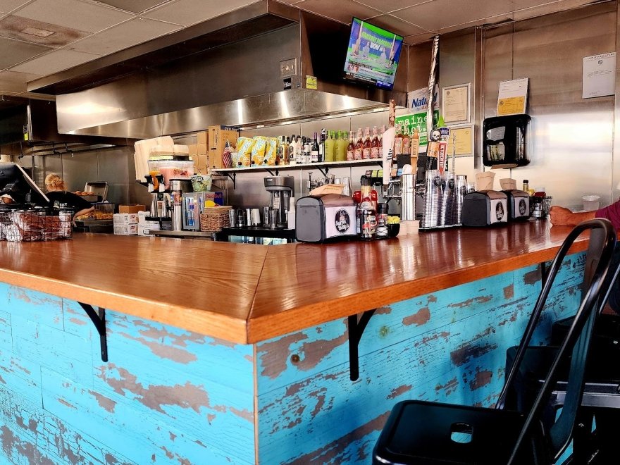Surfin Betty’s Burger Bar
