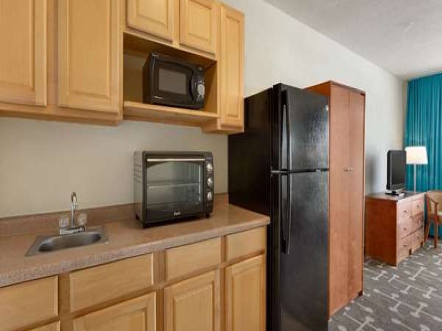 Howard Johnson by Wyndham Ocean City Oceanfront