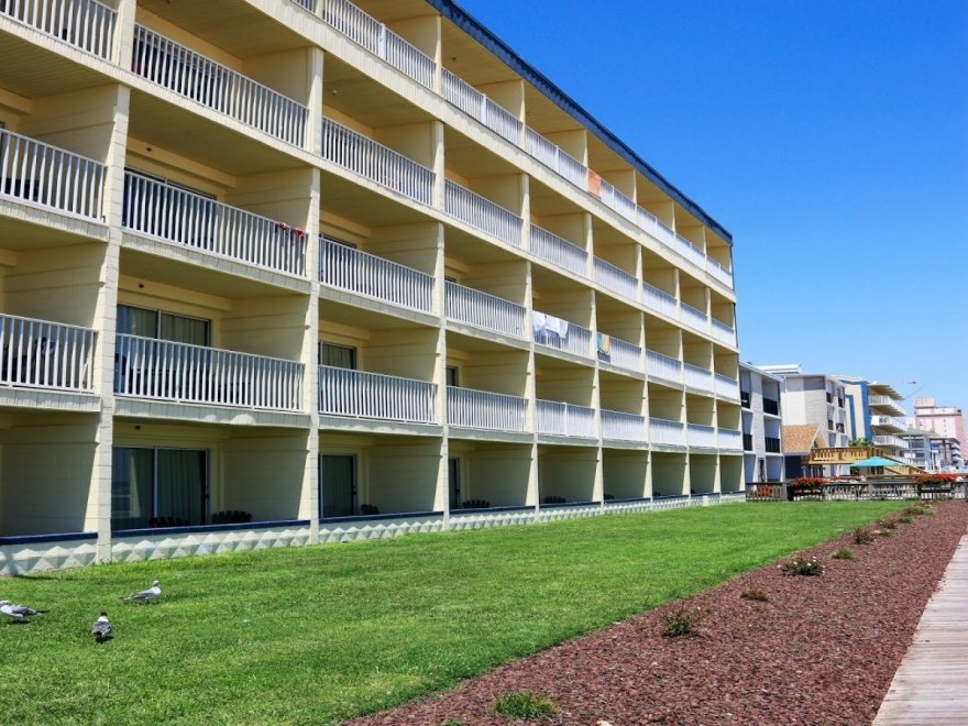 Howard Johnson by Wyndham Ocean City Oceanfront