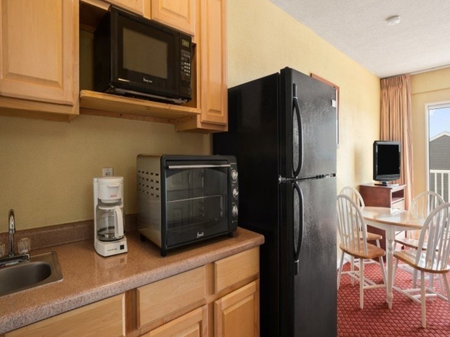 Howard Johnson by Wyndham Ocean City Oceanfront