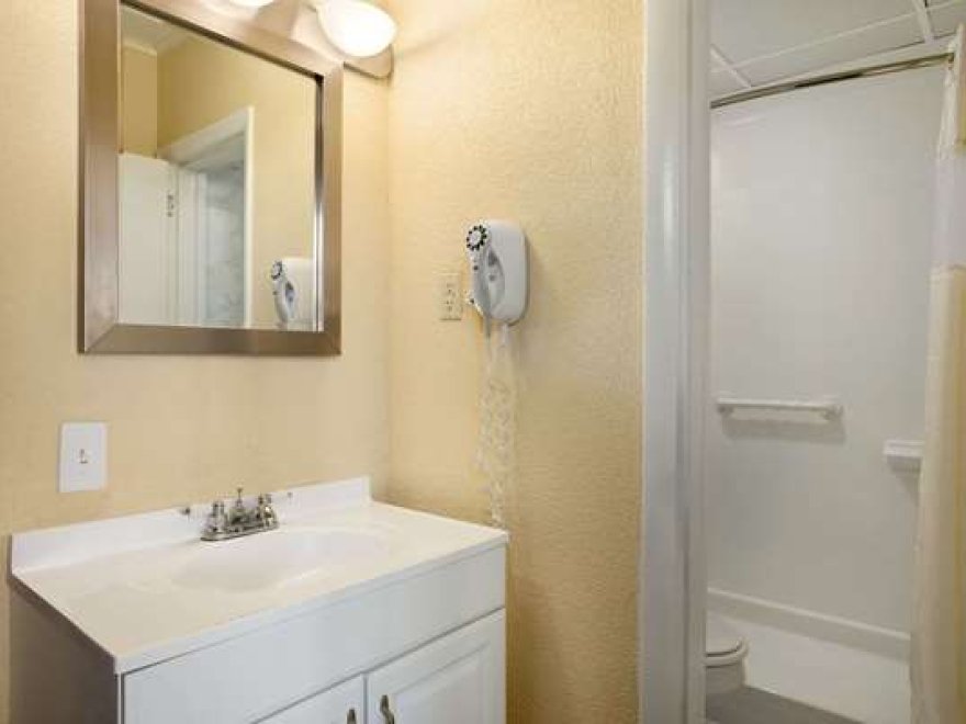 Howard Johnson by Wyndham Ocean City Oceanfront