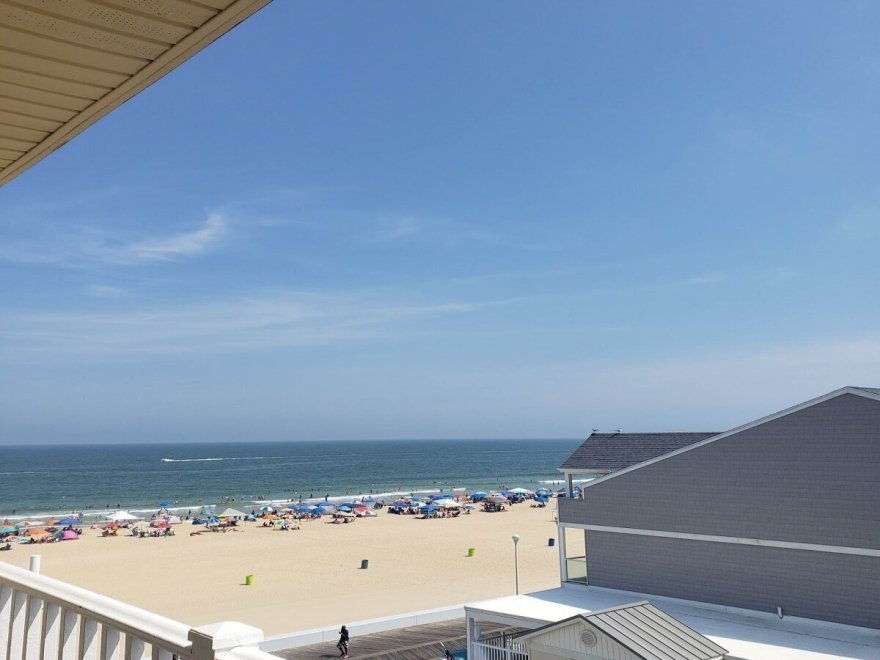 Howard Johnson by Wyndham Ocean City Oceanfront