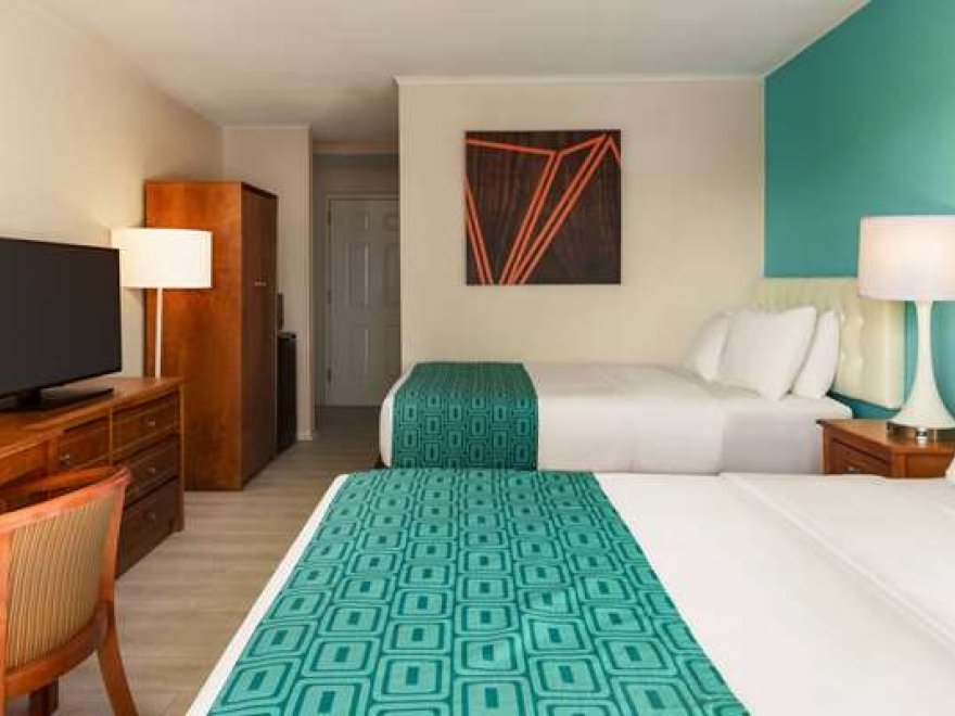 Howard Johnson by Wyndham Ocean City Oceanfront
