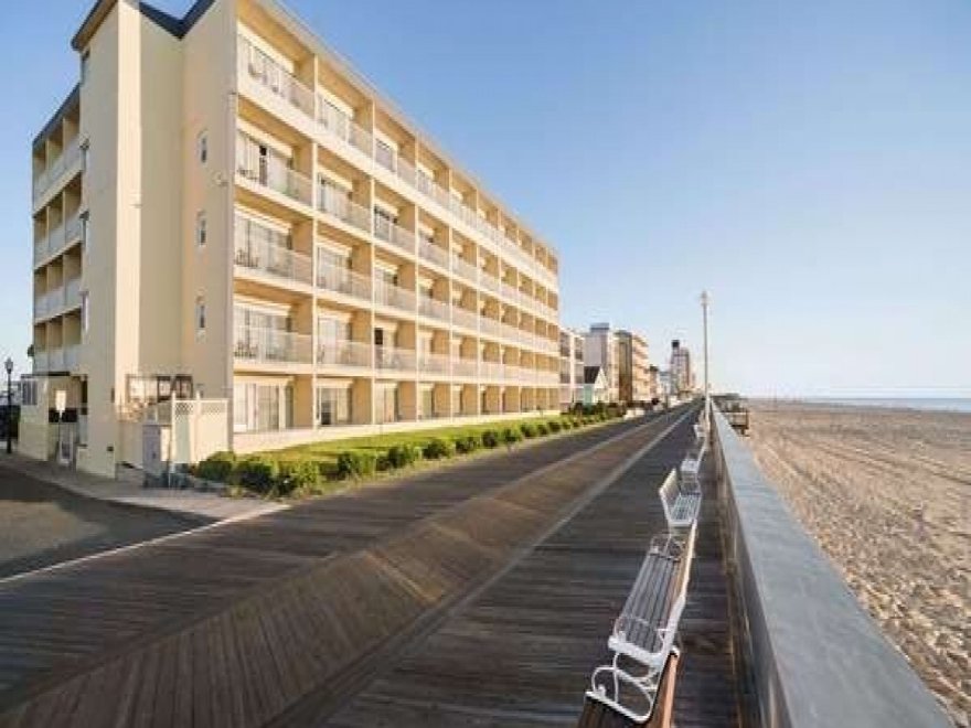 Howard Johnson by Wyndham Ocean City Oceanfront