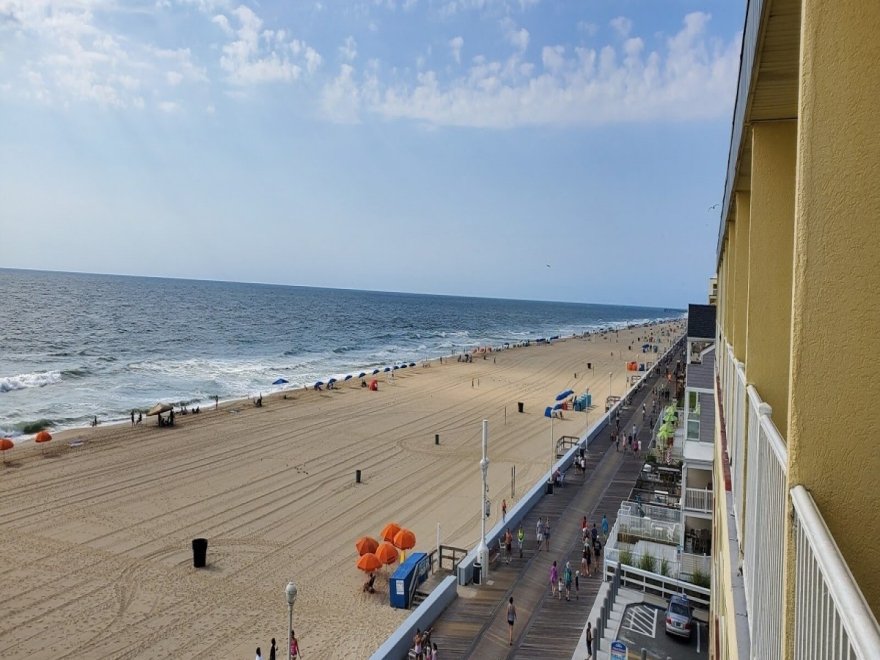 Howard Johnson by Wyndham Ocean City Oceanfront