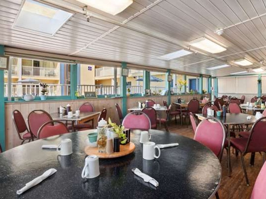 Howard Johnson by Wyndham Ocean City Oceanfront