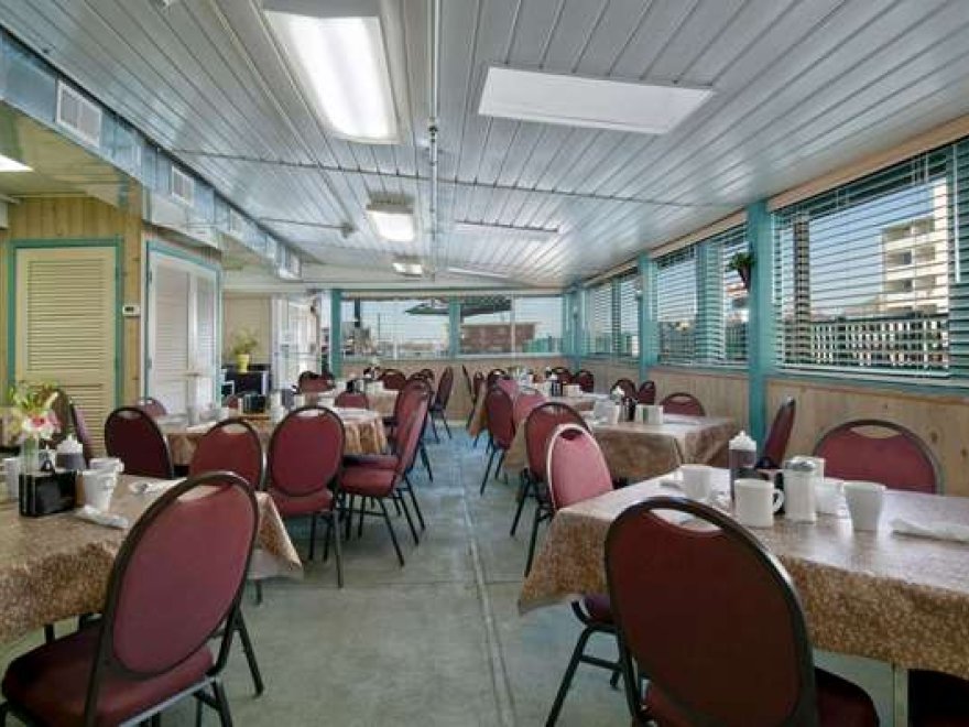 Howard Johnson by Wyndham Ocean City Oceanfront