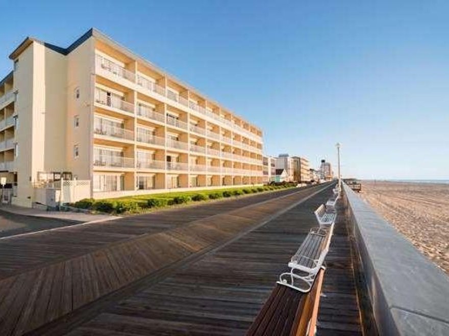 Howard Johnson by Wyndham Ocean City Oceanfront