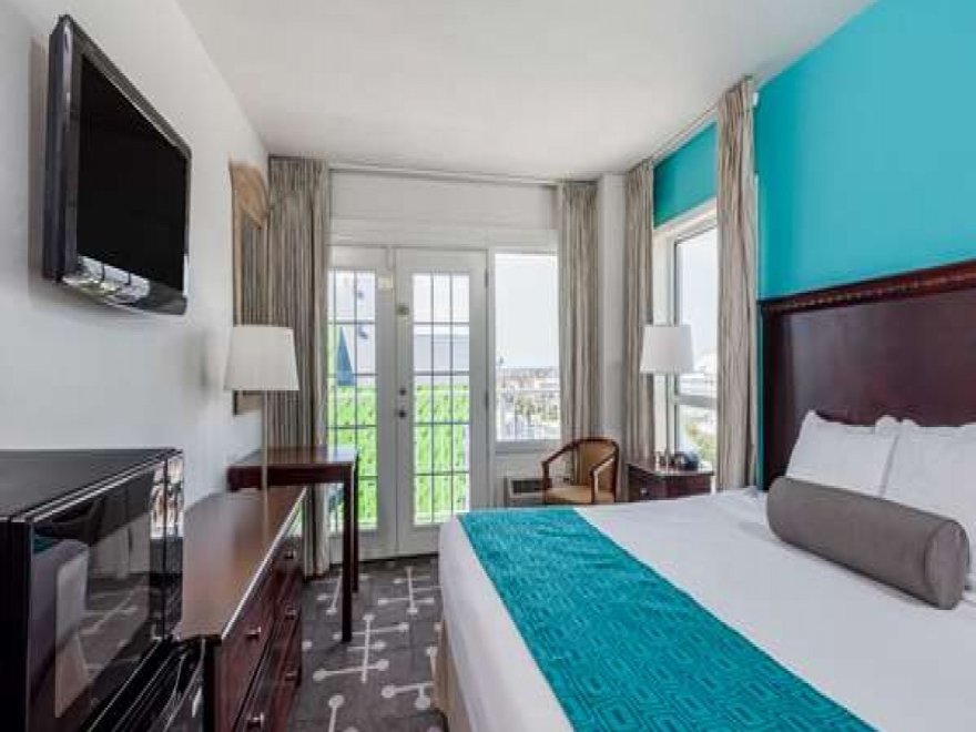 Howard Johnson Plaza by Wyndham Ocean City Oceanfront