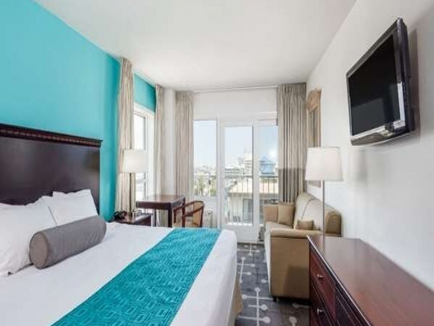 Howard Johnson Plaza by Wyndham Ocean City Oceanfront