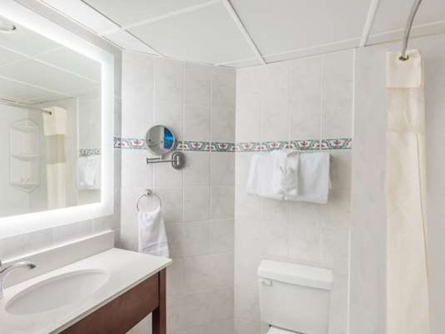 Howard Johnson Plaza by Wyndham Ocean City Oceanfront