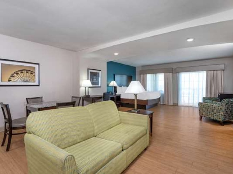 La Quinta Inn & Suites by Wyndham Ocean City